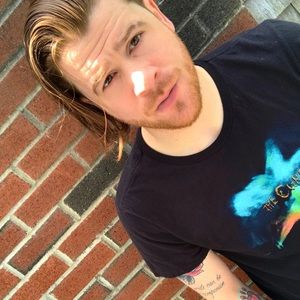 Meet your Posher, Derrick